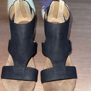 Adrienne Vittadini Sandals Size 10